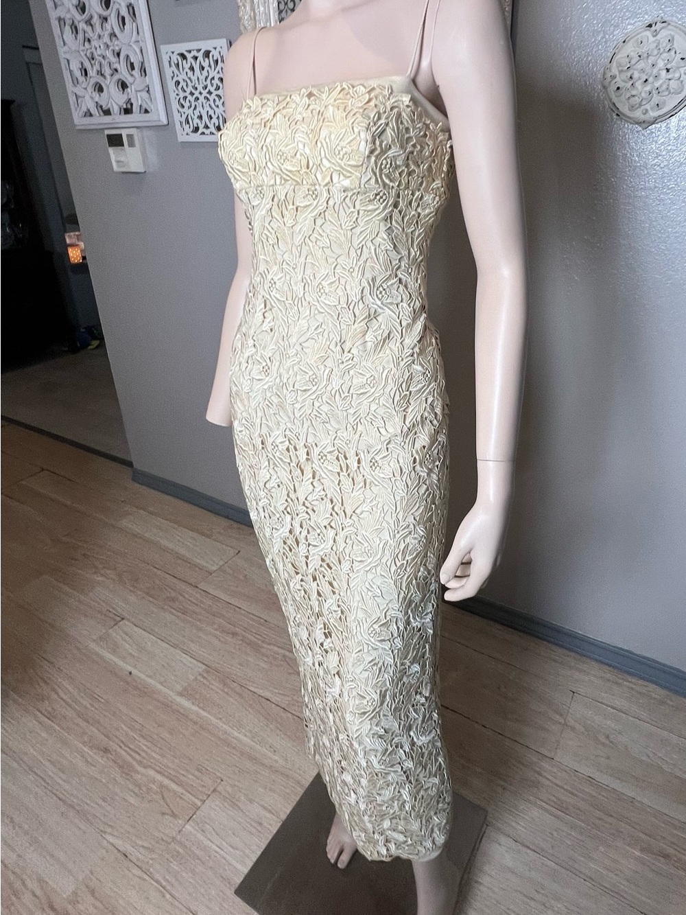 Vintage Ling Lace Sheath Evening Dress - Cream - Picture 8 of 12